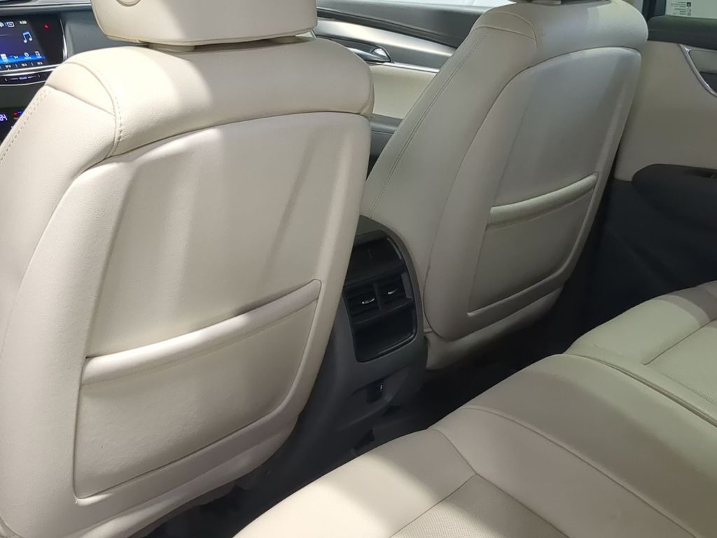 Thumbnail: 2018 Cadillac XT5 - 12