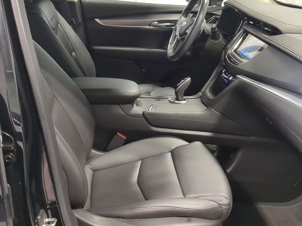 Thumbnail: 2019 Cadillac XT5 - 11