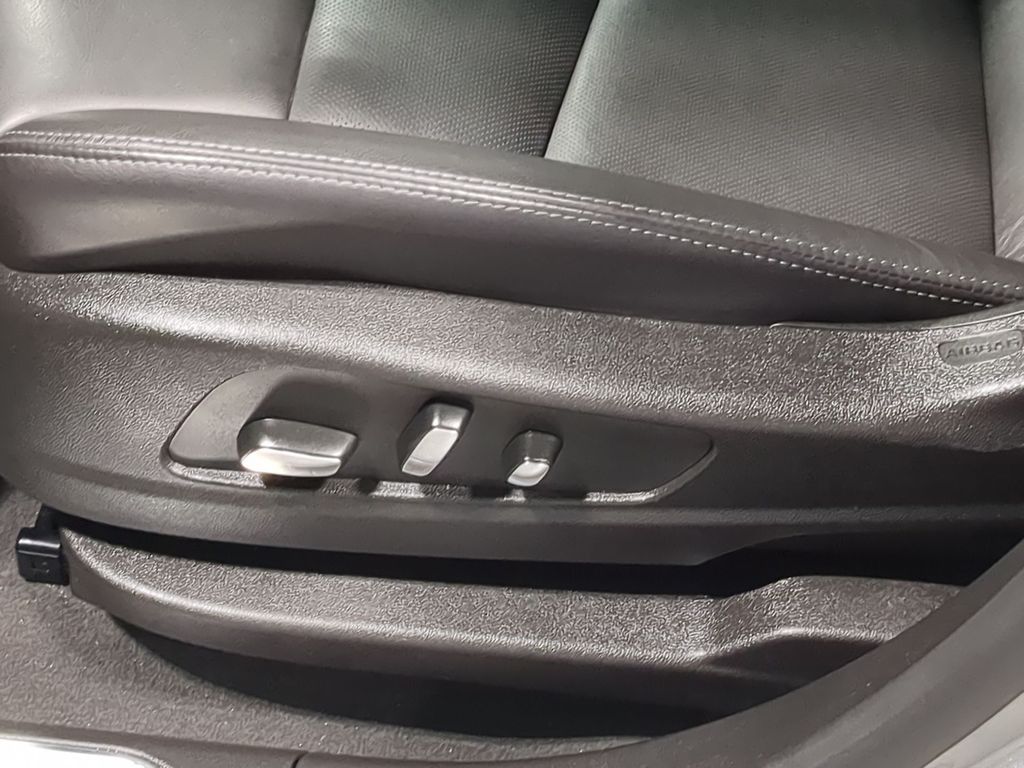 Thumbnail: 2025 Cadillac XT5 - 26
