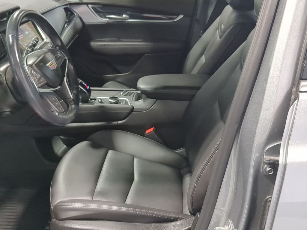 Thumbnail: 2025 Cadillac XT5 - 9