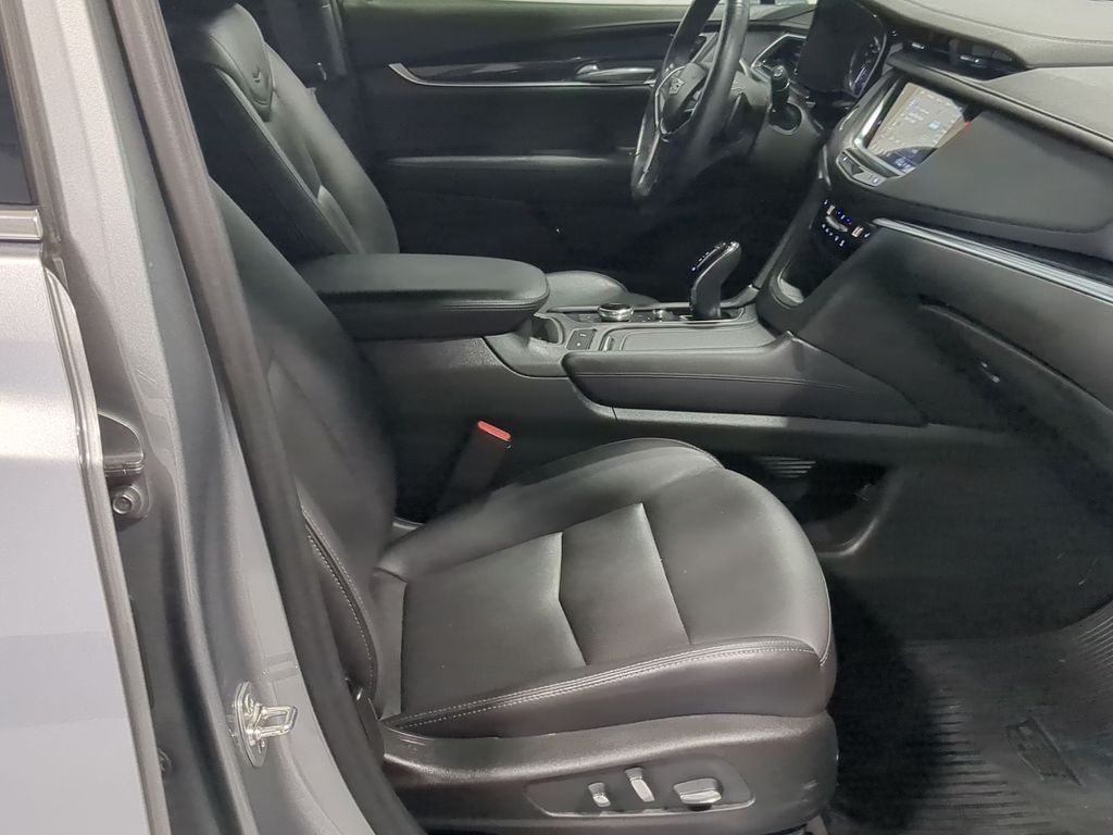 Thumbnail: 2025 Cadillac XT5 - 10