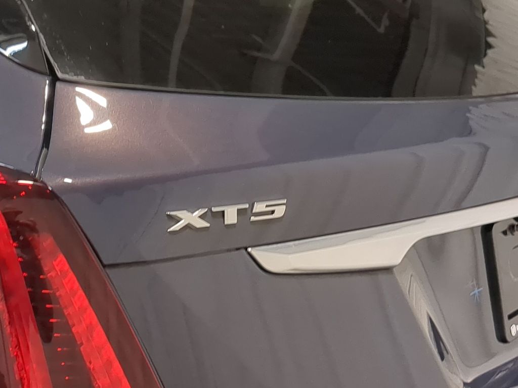 Thumbnail: 2024 Cadillac XT5 - 25