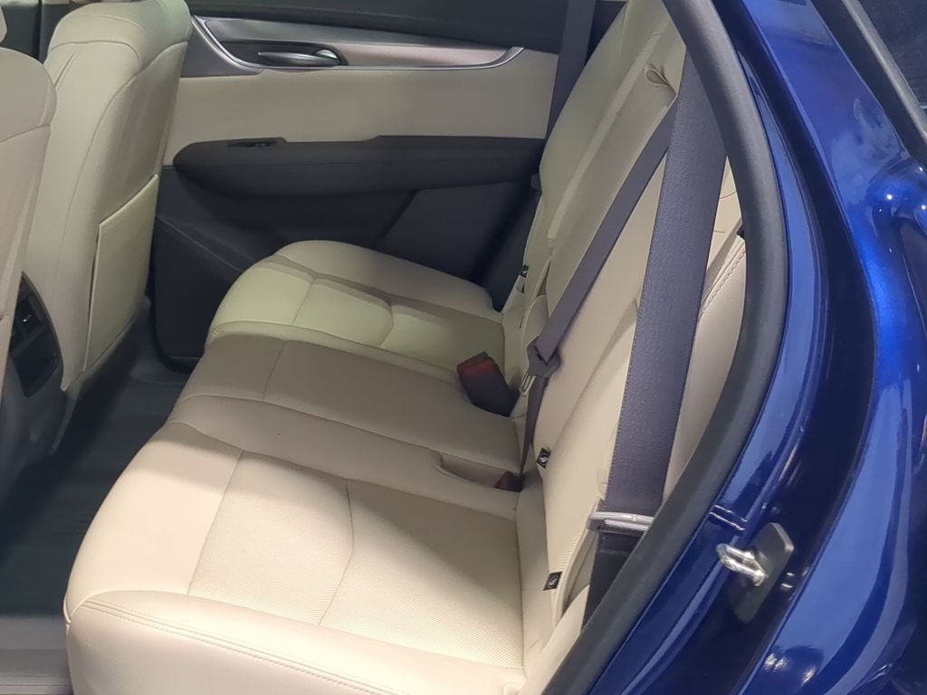 Thumbnail: 2023 Cadillac XT5 - 28