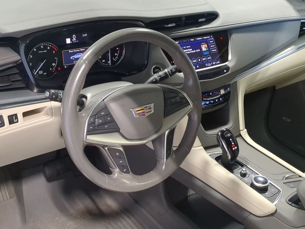 Thumbnail: 2023 Cadillac XT5 - 2