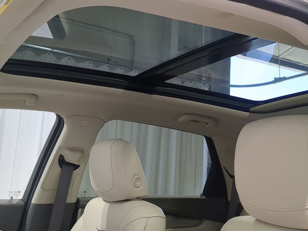 Thumbnail: 2023 Cadillac XT5 - 27