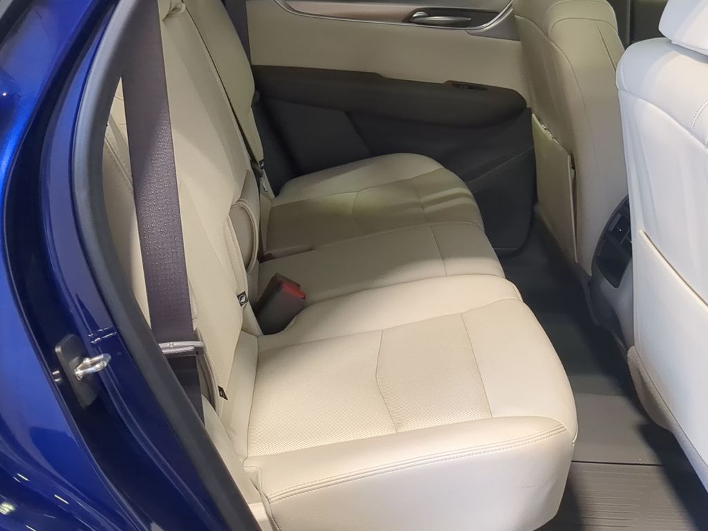 Thumbnail: 2023 Cadillac XT5 - 29