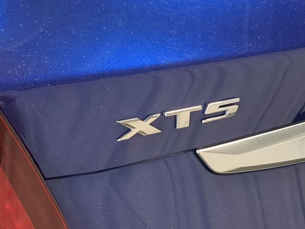 Thumbnail: 2023 Cadillac XT5 - 25