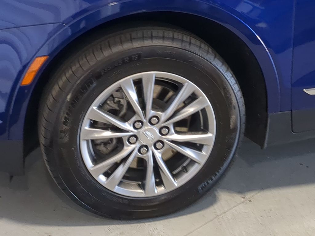 Thumbnail: 2023 Cadillac XT5 - 8