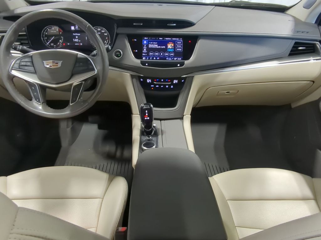 Thumbnail: 2023 Cadillac XT5 - 9