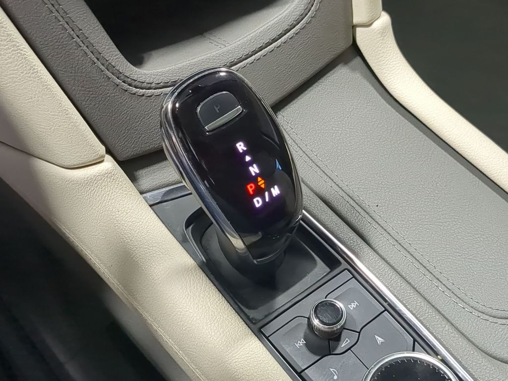 Thumbnail: 2023 Cadillac XT5 - 18