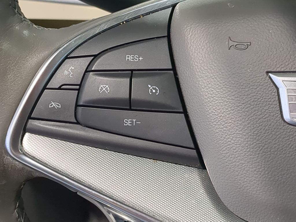 Thumbnail: 2023 Cadillac XT5 - 30