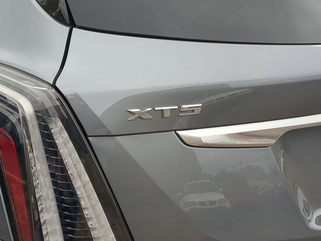 Thumbnail: 2020 Cadillac XT5 - 6