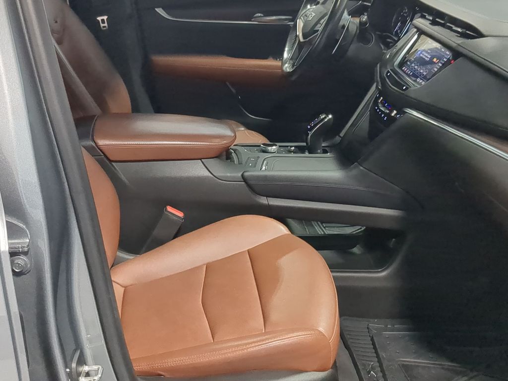 Thumbnail: 2024 Cadillac XT5 - 10
