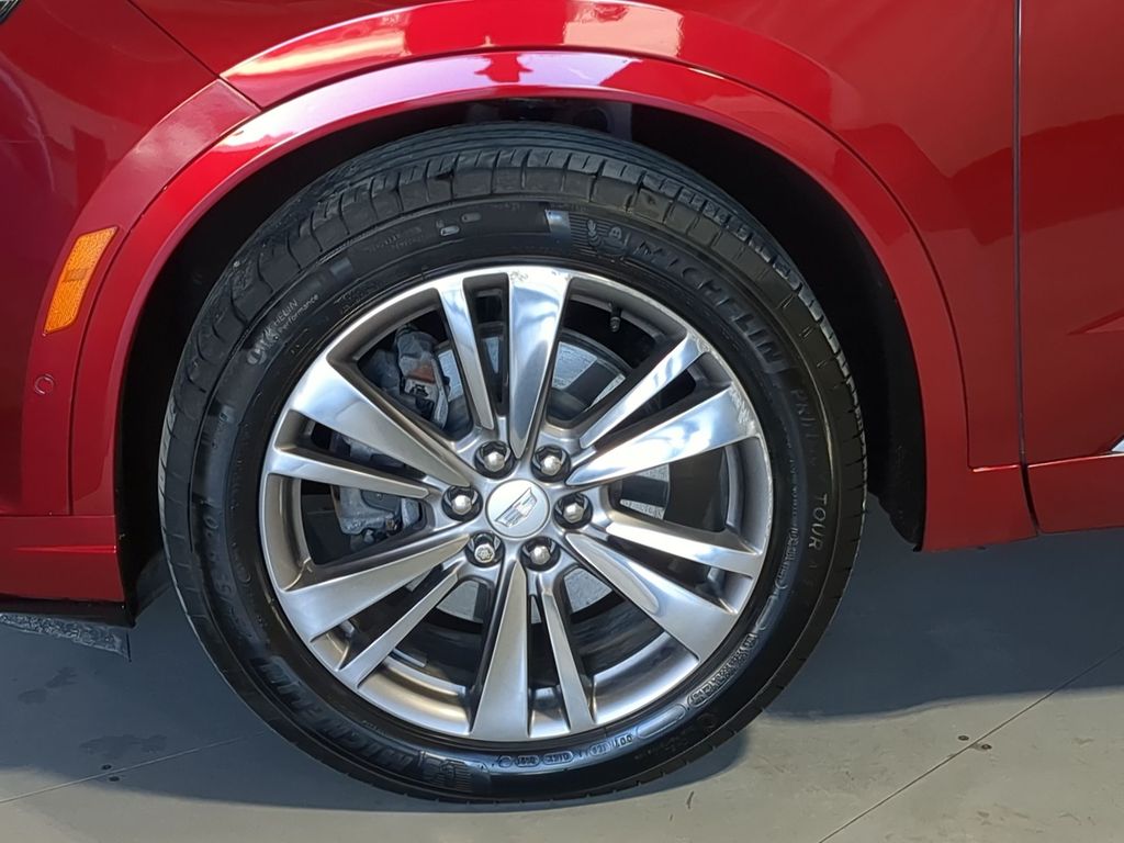 Thumbnail: 2024 Cadillac XT6 - 8