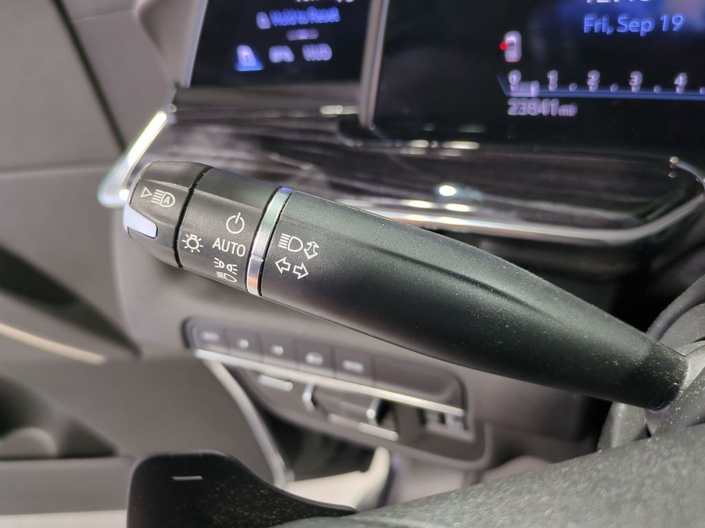 Thumbnail: 2022 Cadillac Escalade - 15