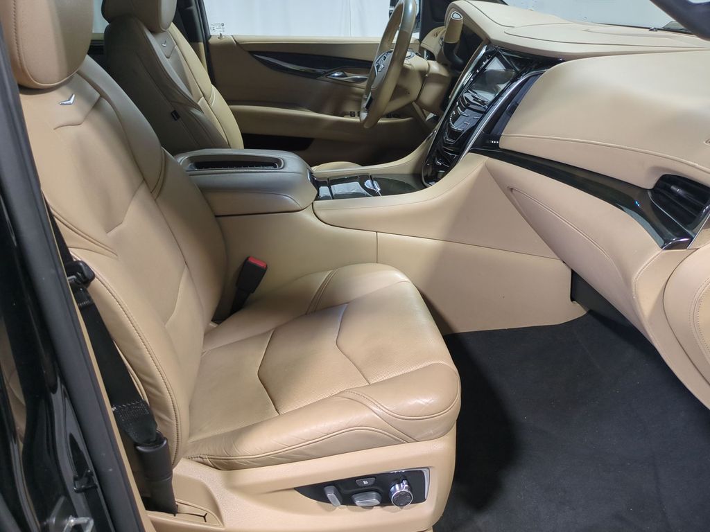 Thumbnail: 2018 Cadillac Escalade - 11