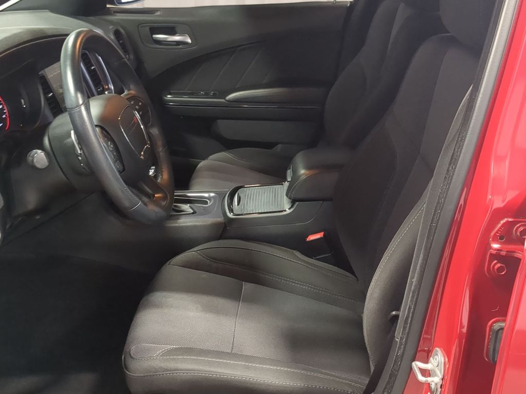 Thumbnail: 2016 Dodge Charger - 9