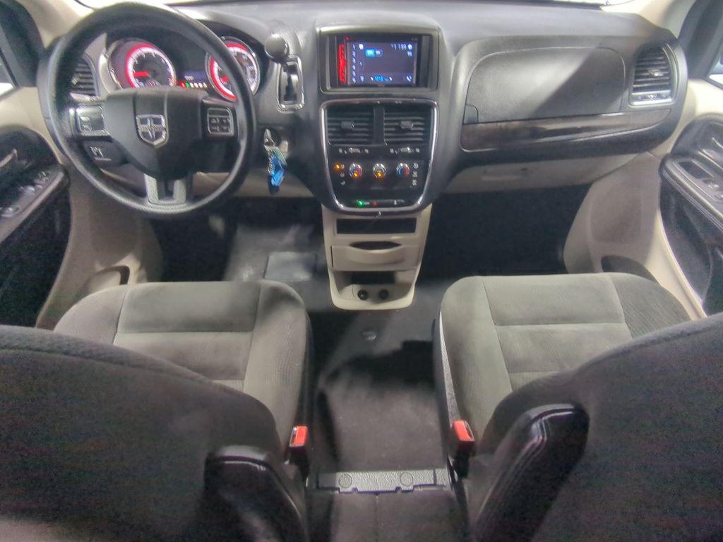 Thumbnail: 2016 Dodge Grand Caravan - 8