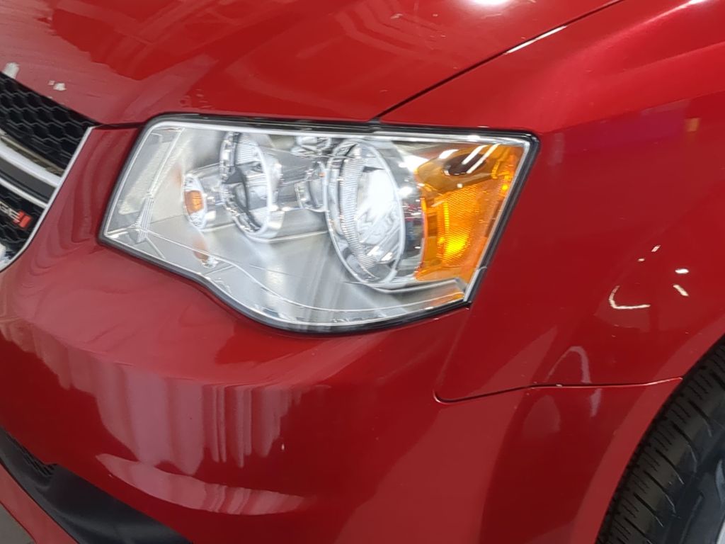 Thumbnail: 2016 Dodge Grand Caravan - 23