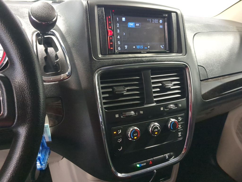 Thumbnail: 2016 Dodge Grand Caravan - 30