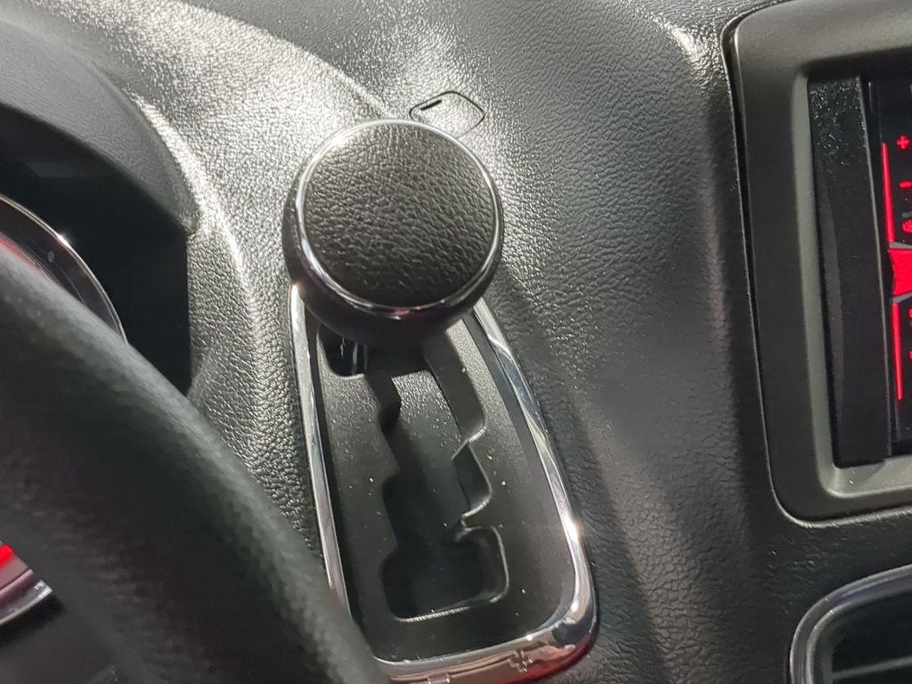 Thumbnail: 2016 Dodge Grand Caravan - 13