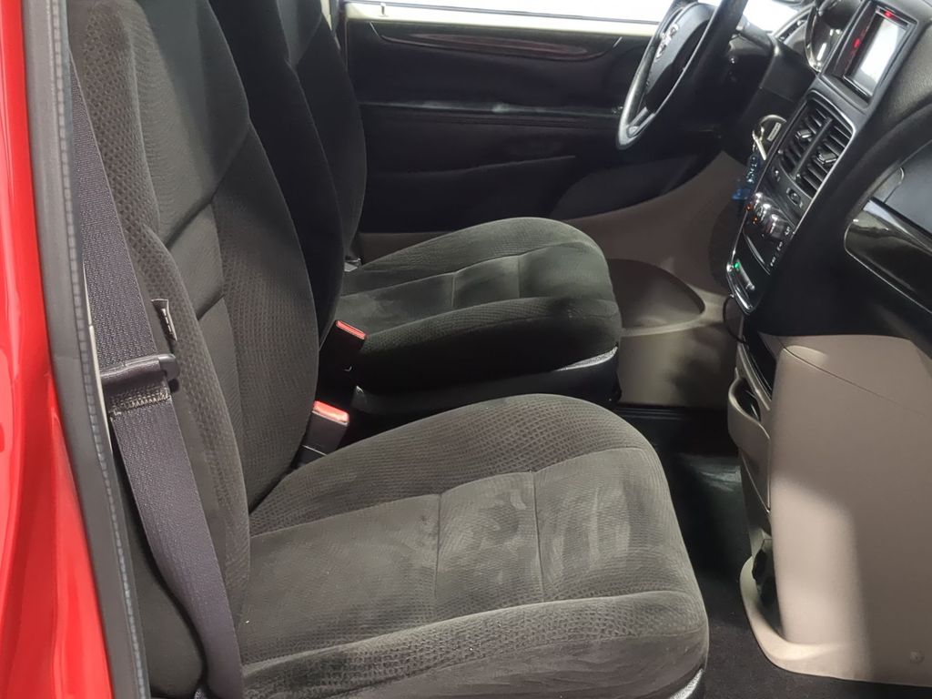 Thumbnail: 2016 Dodge Grand Caravan - 27