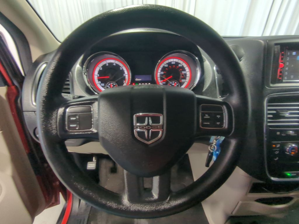 Thumbnail: 2016 Dodge Grand Caravan - 11