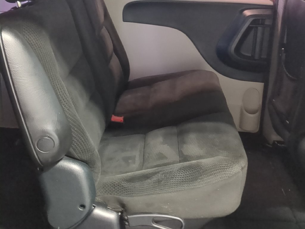 Thumbnail: 2016 Dodge Grand Caravan - 12