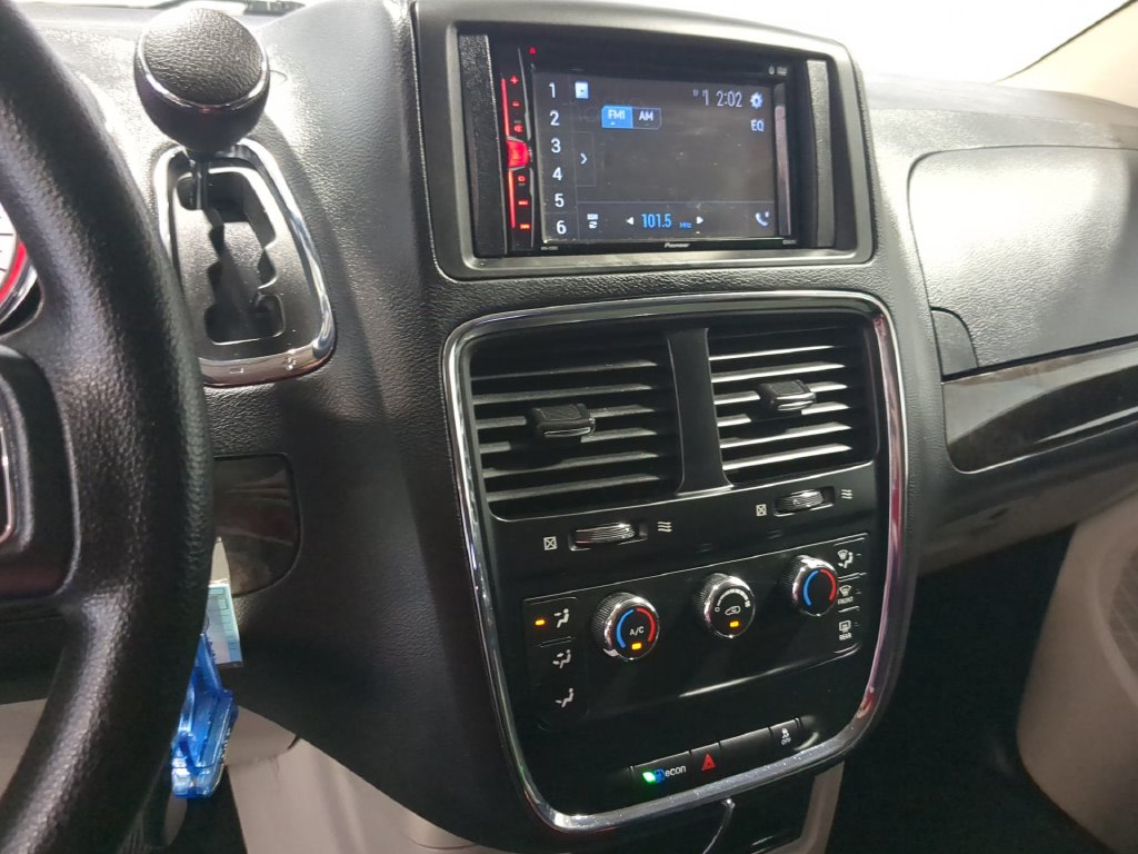 Thumbnail: 2016 Dodge Grand Caravan - 30