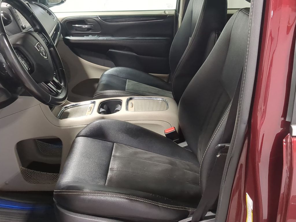 Thumbnail: 2019 Dodge Grand Caravan - 10