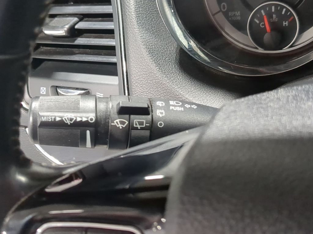 Thumbnail: 2019 Dodge Grand Caravan - 15