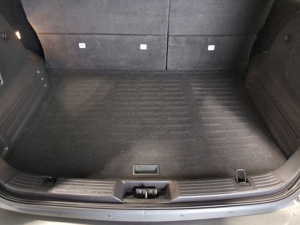 Thumbnail: 2010 Ford Edge - 15
