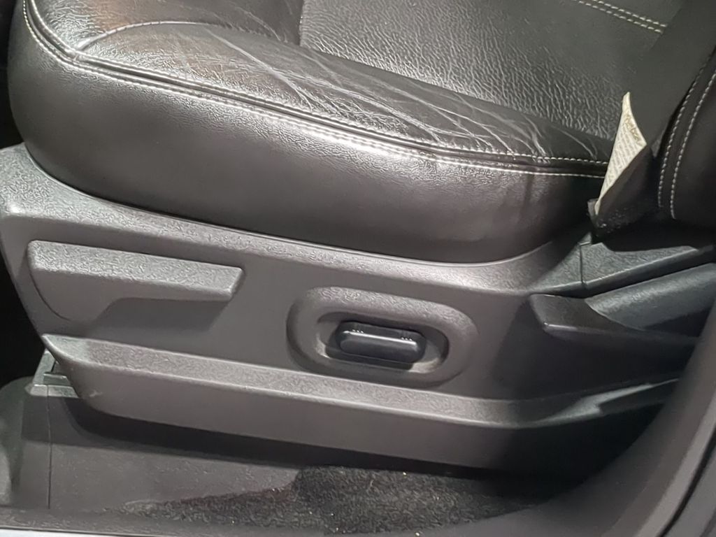 Thumbnail: 2010 Ford Edge - 26