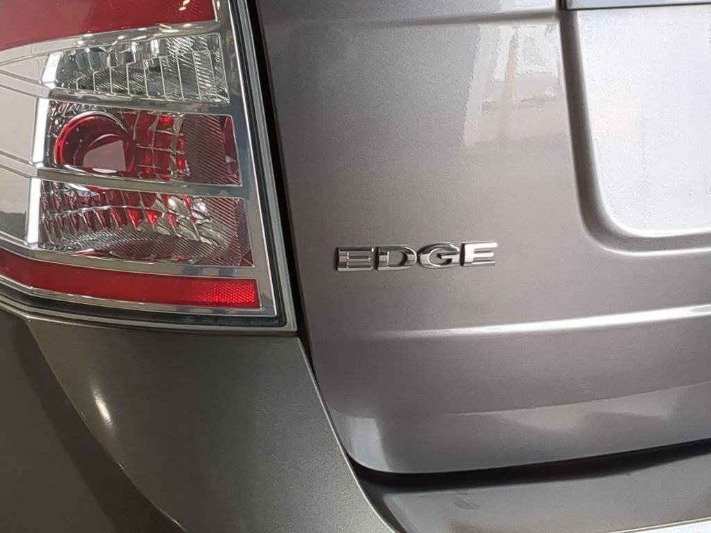 Thumbnail: 2010 Ford Edge - 25