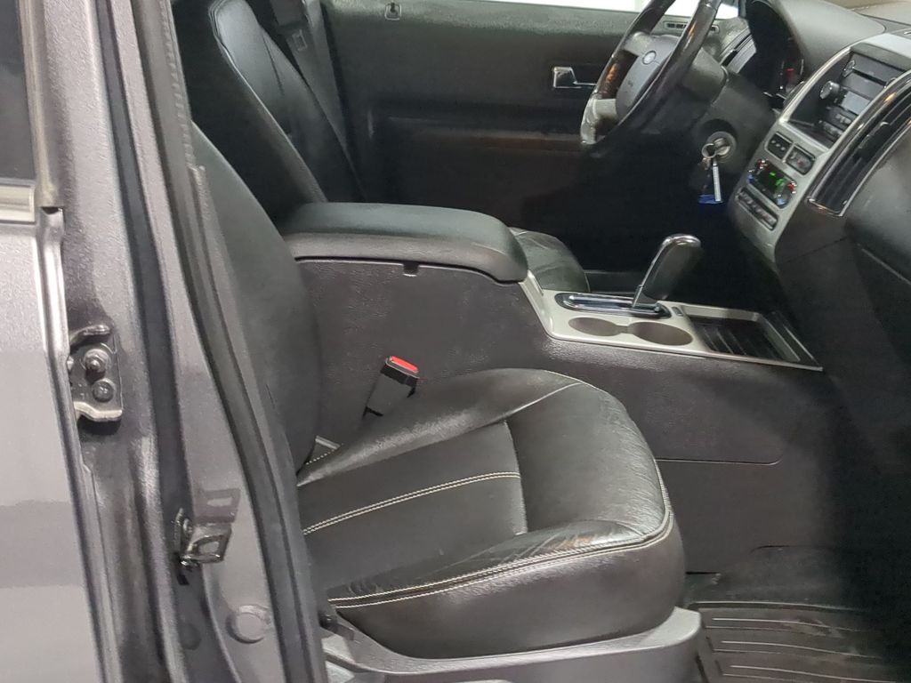 Thumbnail: 2010 Ford Edge - 9