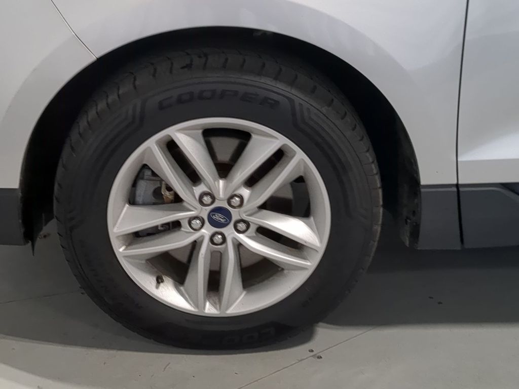 Thumbnail: 2018 Ford Edge - 8