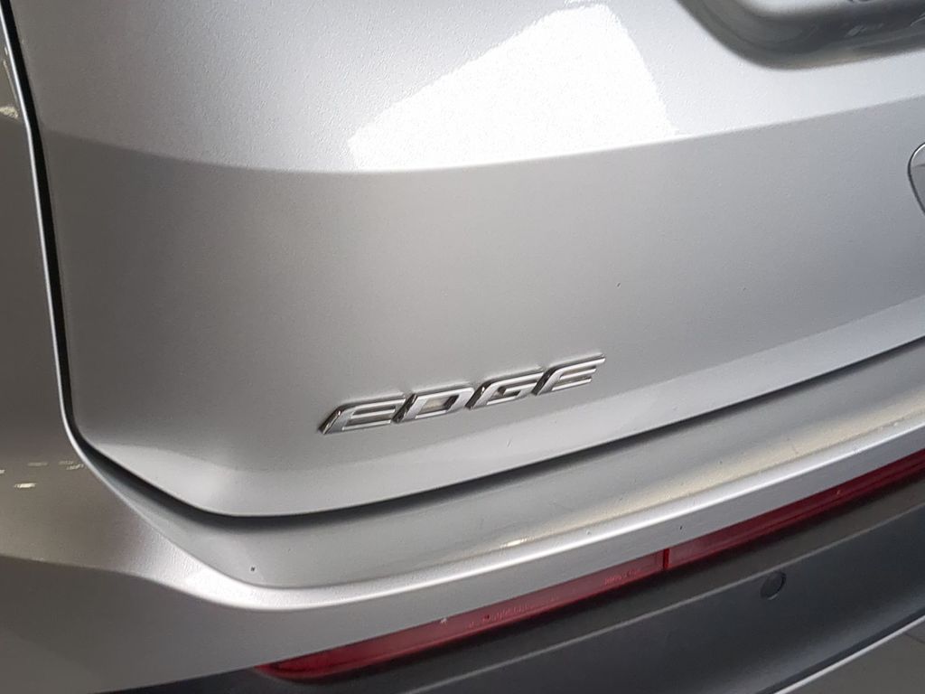 Thumbnail: 2018 Ford Edge - 25