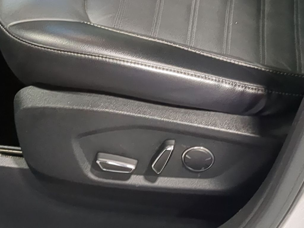 Thumbnail: 2018 Ford Edge - 26