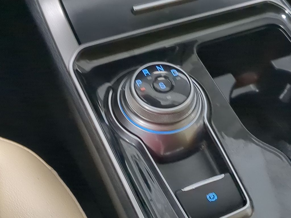 Thumbnail: 2020 Ford Edge - 15