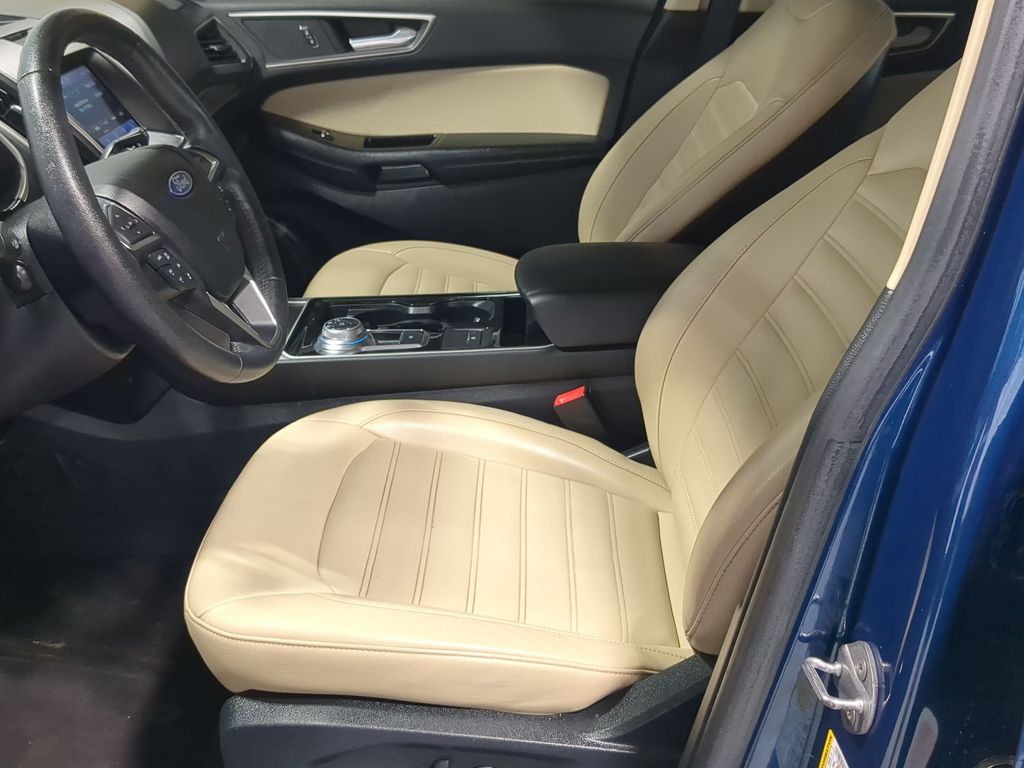 Thumbnail: 2020 Ford Edge - 10