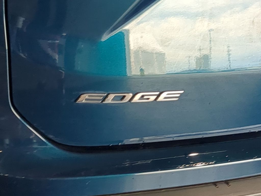 Thumbnail: 2020 Ford Edge - 24