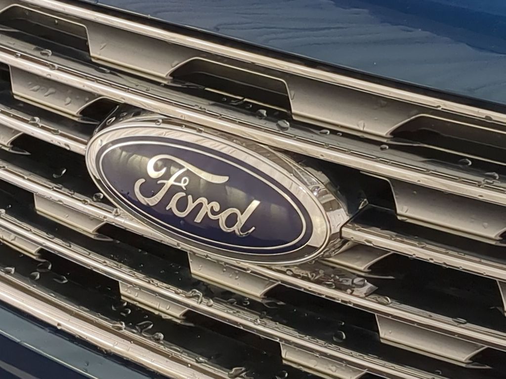 Thumbnail: 2020 Ford Edge - 7