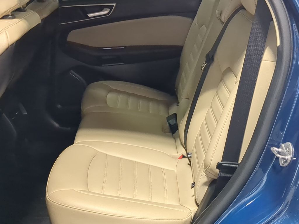 Thumbnail: 2020 Ford Edge - 12