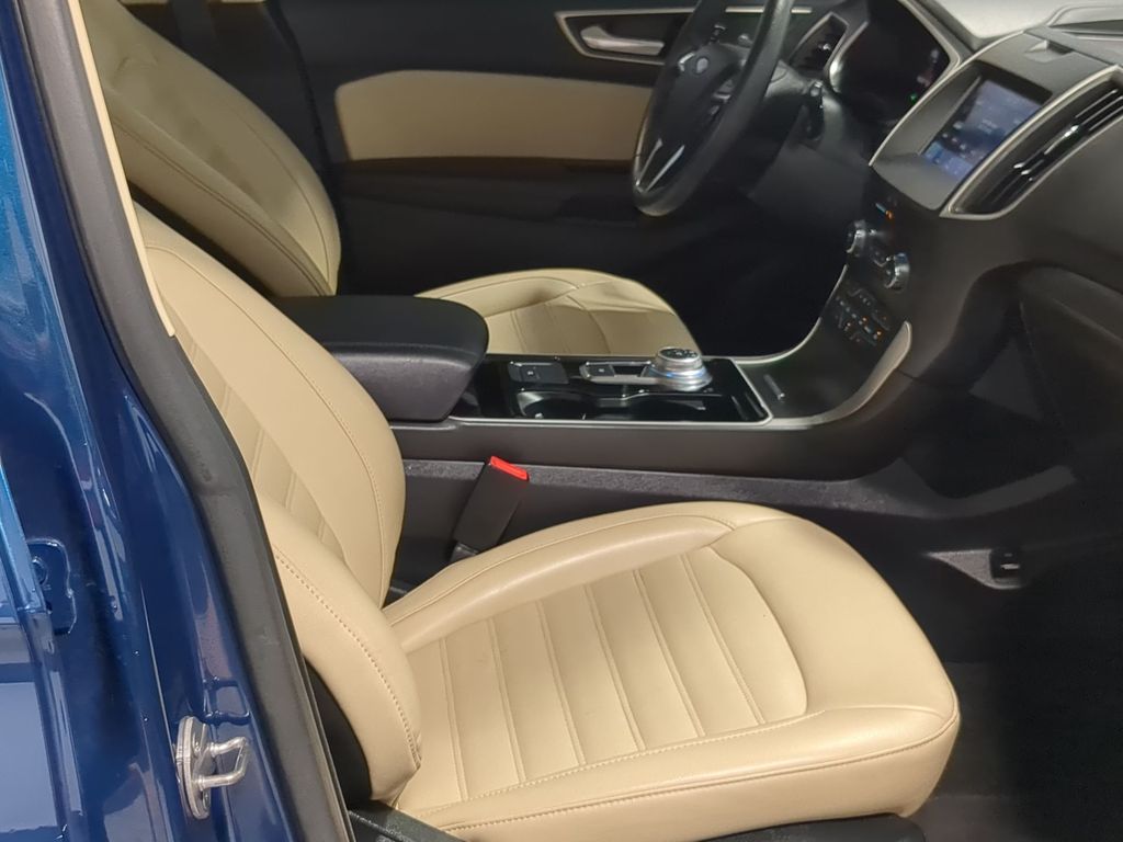 Thumbnail: 2020 Ford Edge - 27