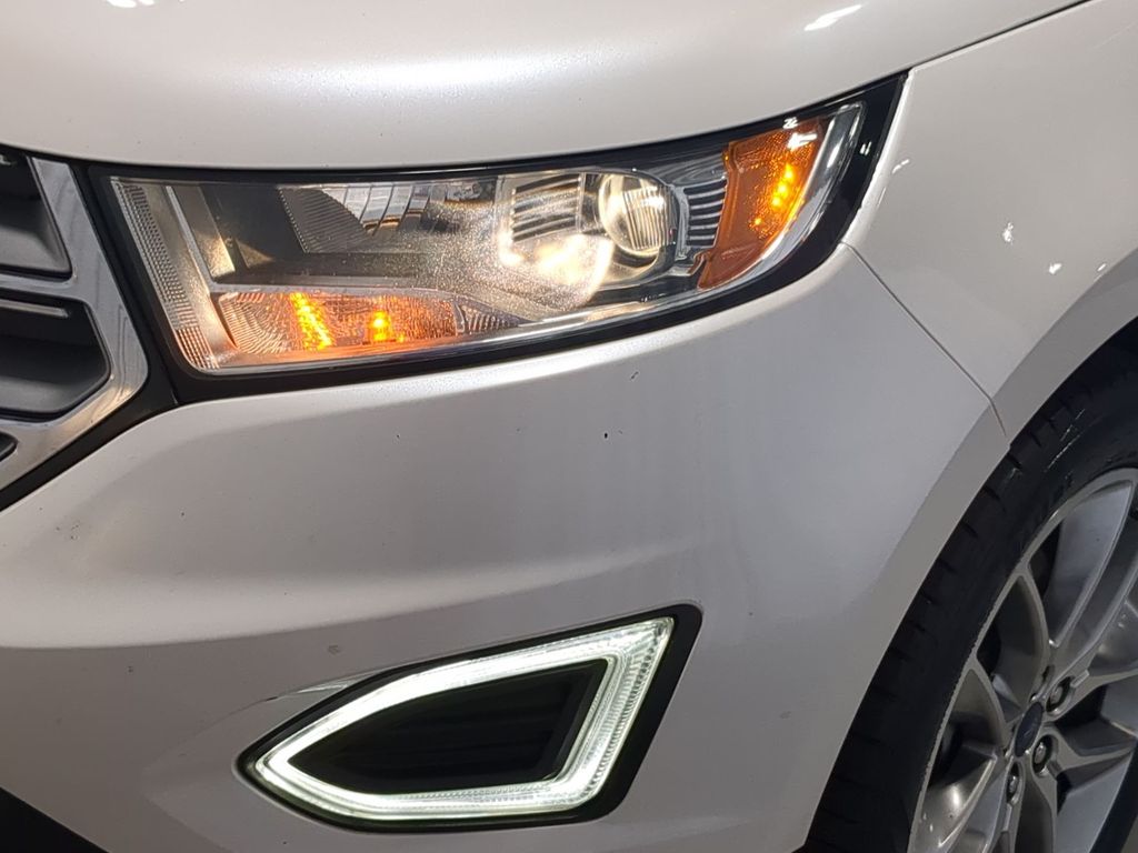 Thumbnail: 2018 Ford Edge - 24