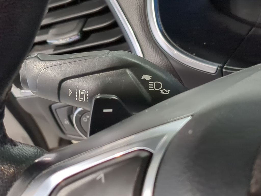 Thumbnail: 2018 Ford Edge - 32