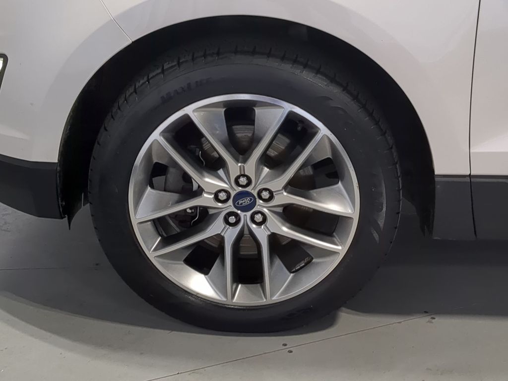 Thumbnail: 2018 Ford Edge - 7