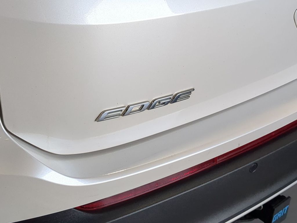 Thumbnail: 2018 Ford Edge - 25