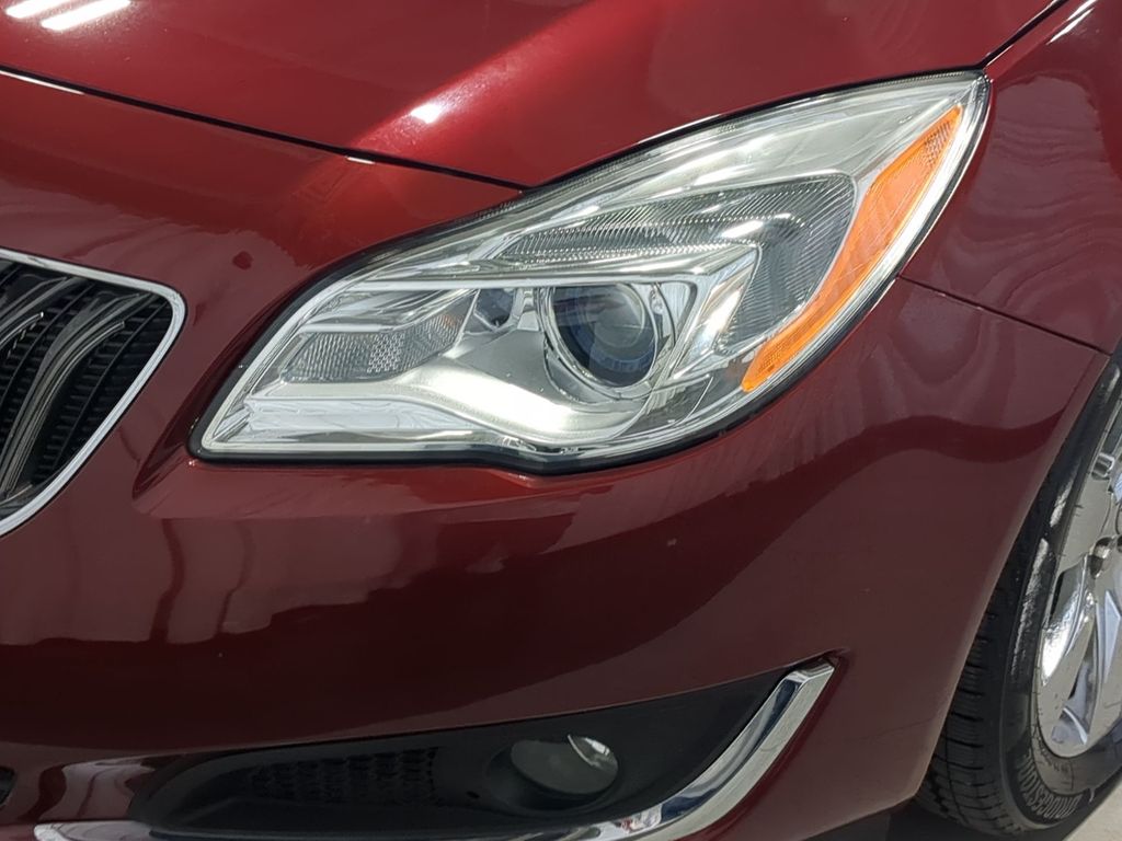 Thumbnail: 2016 Buick Regal - 23