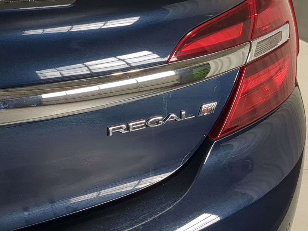 Thumbnail: 2016 Buick Regal - 25
